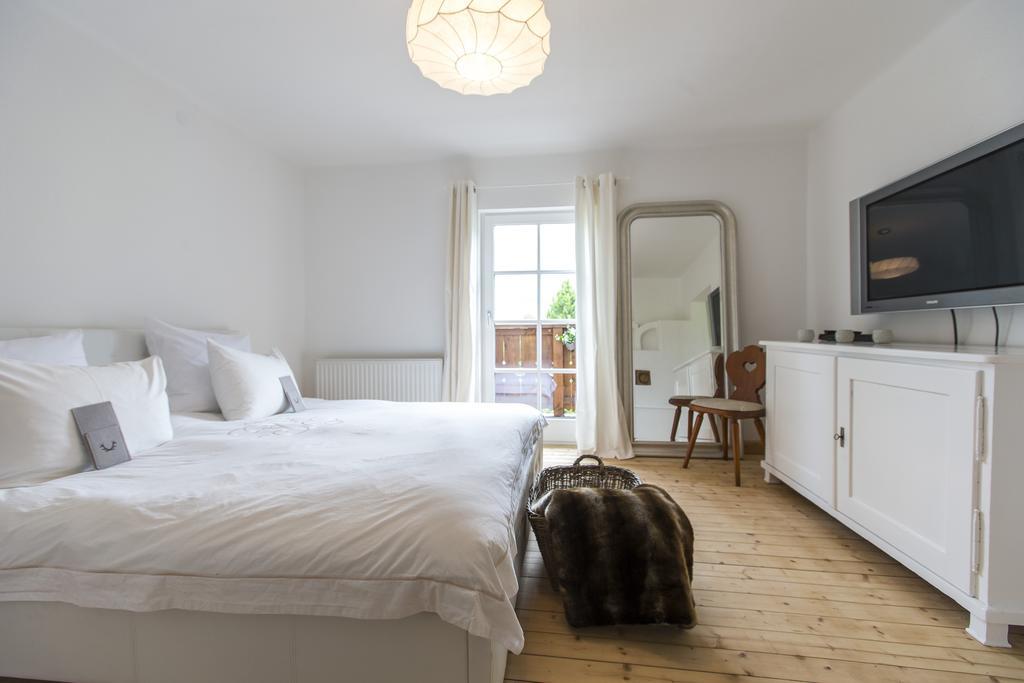 Forest Chalet, 15 Min To Salzburg Olt Town, And Most Beautiful Lakes, Secluded Location, 1,000 Sqm Garden, Mountainview, Panorama Sauna, Bath Whirlpool, Bbq&Bikes&Sunbeds For Free, Up To 10 P Golling an der Salzach Rum bild