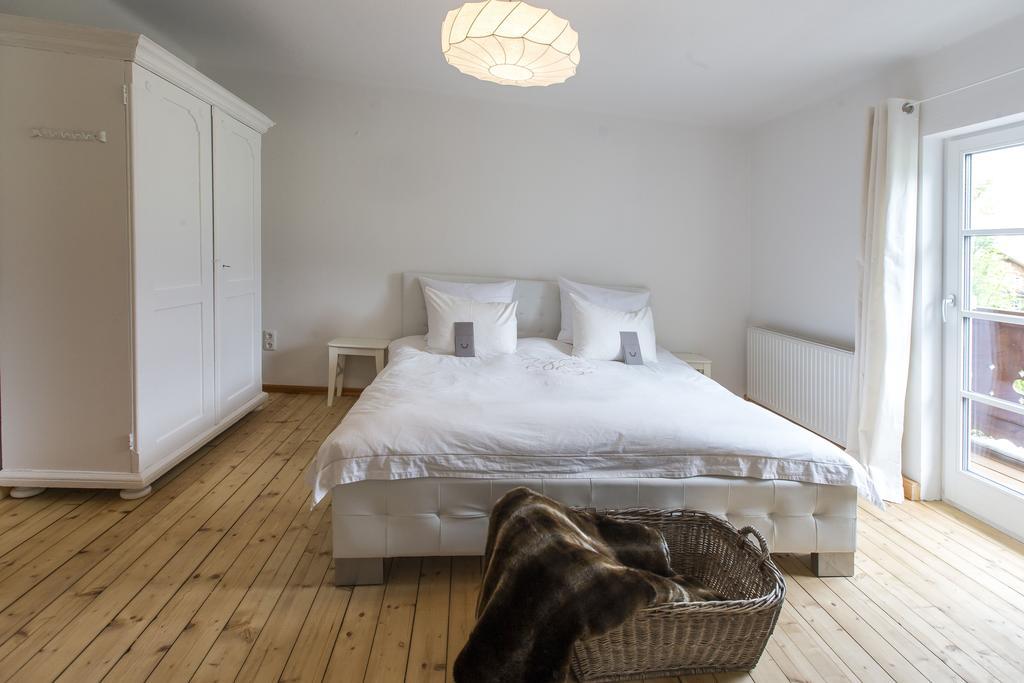 Forest Chalet, 15 Min To Salzburg Olt Town, And Most Beautiful Lakes, Secluded Location, 1,000 Sqm Garden, Mountainview, Panorama Sauna, Bath Whirlpool, Bbq&Bikes&Sunbeds For Free, Up To 10 P Golling an der Salzach Rum bild