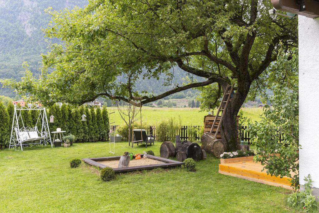 Forest Chalet, 15 Min To Salzburg Olt Town, And Most Beautiful Lakes, Secluded Location, 1,000 Sqm Garden, Mountainview, Panorama Sauna, Bath Whirlpool, Bbq&Bikes&Sunbeds For Free, Up To 10 P Golling an der Salzach Exteriör bild