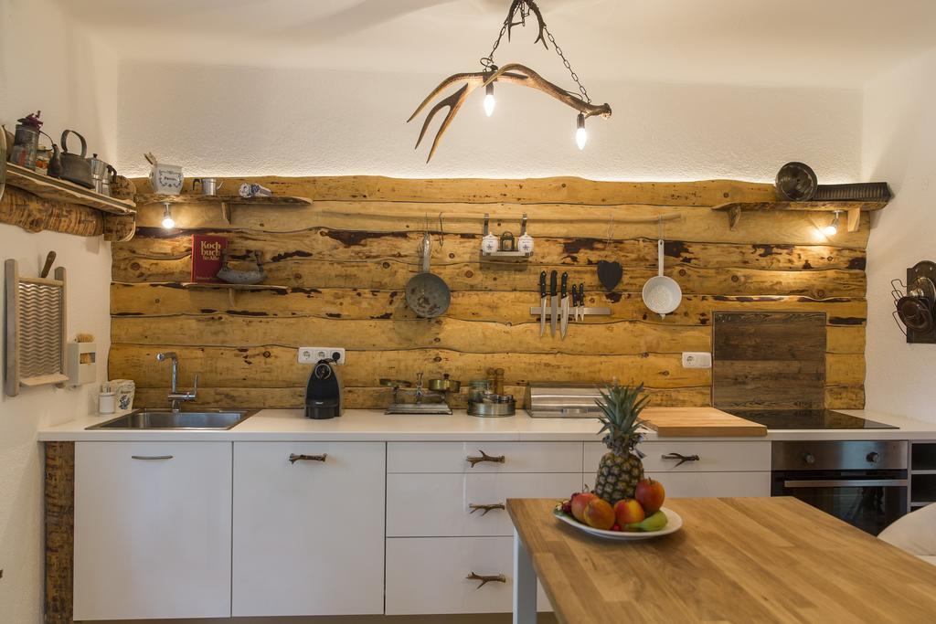 Forest Chalet, 15 Min To Salzburg Olt Town, And Most Beautiful Lakes, Secluded Location, 1,000 Sqm Garden, Mountainview, Panorama Sauna, Bath Whirlpool, Bbq&Bikes&Sunbeds For Free, Up To 10 P Golling an der Salzach Rum bild