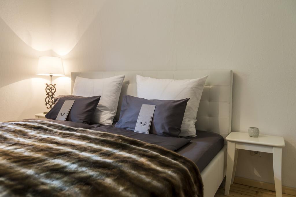 Forest Chalet, 15 Min To Salzburg Olt Town, And Most Beautiful Lakes, Secluded Location, 1,000 Sqm Garden, Mountainview, Panorama Sauna, Bath Whirlpool, Bbq&Bikes&Sunbeds For Free, Up To 10 P Golling an der Salzach Rum bild