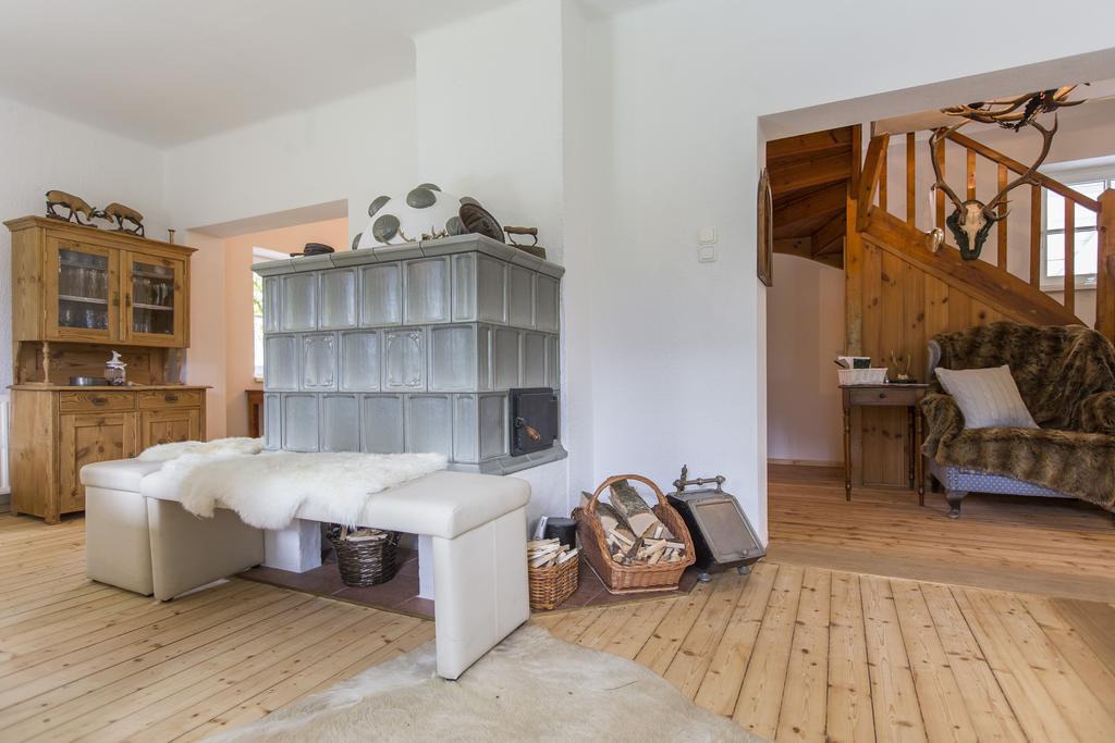 Forest Chalet, 15 Min To Salzburg Olt Town, And Most Beautiful Lakes, Secluded Location, 1,000 Sqm Garden, Mountainview, Panorama Sauna, Bath Whirlpool, Bbq&Bikes&Sunbeds For Free, Up To 10 P Golling an der Salzach Rum bild