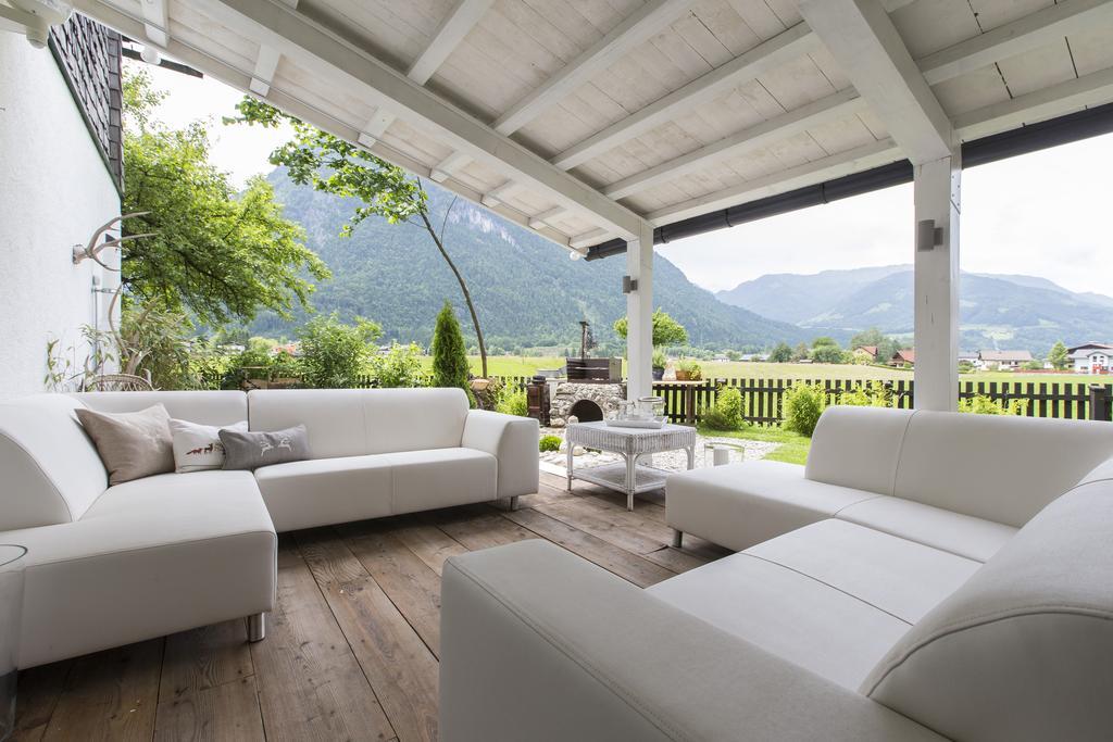 Forest Chalet, 15 Min To Salzburg Olt Town, And Most Beautiful Lakes, Secluded Location, 1,000 Sqm Garden, Mountainview, Panorama Sauna, Bath Whirlpool, Bbq&Bikes&Sunbeds For Free, Up To 10 P Golling an der Salzach Rum bild