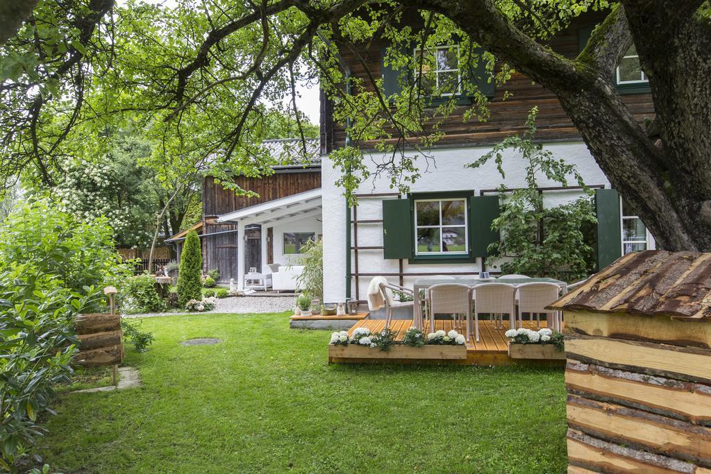 Forest Chalet, 15 Min To Salzburg Olt Town, And Most Beautiful Lakes, Secluded Location, 1,000 Sqm Garden, Mountainview, Panorama Sauna, Bath Whirlpool, Bbq&Bikes&Sunbeds For Free, Up To 10 P Golling an der Salzach Exteriör bild