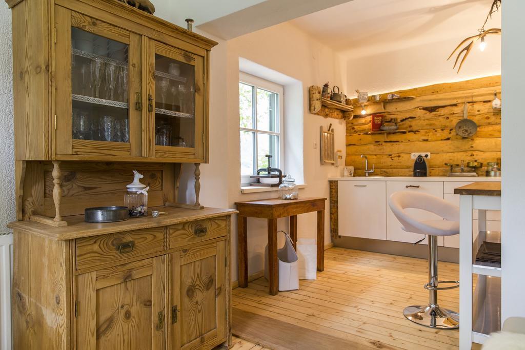 Forest Chalet, 15 Min To Salzburg Olt Town, And Most Beautiful Lakes, Secluded Location, 1,000 Sqm Garden, Mountainview, Panorama Sauna, Bath Whirlpool, Bbq&Bikes&Sunbeds For Free, Up To 10 P Golling an der Salzach Rum bild