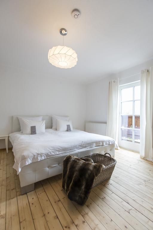 Forest Chalet, 15 Min To Salzburg Olt Town, And Most Beautiful Lakes, Secluded Location, 1,000 Sqm Garden, Mountainview, Panorama Sauna, Bath Whirlpool, Bbq&Bikes&Sunbeds For Free, Up To 10 P Golling an der Salzach Rum bild